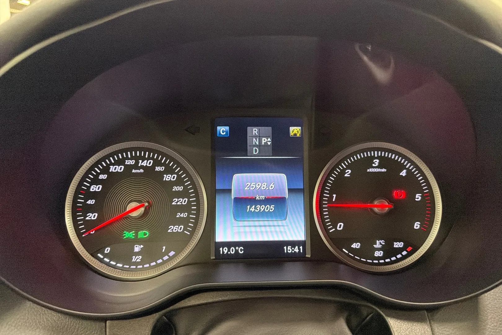 Mercedes-Benz C EPE-656 carousel image