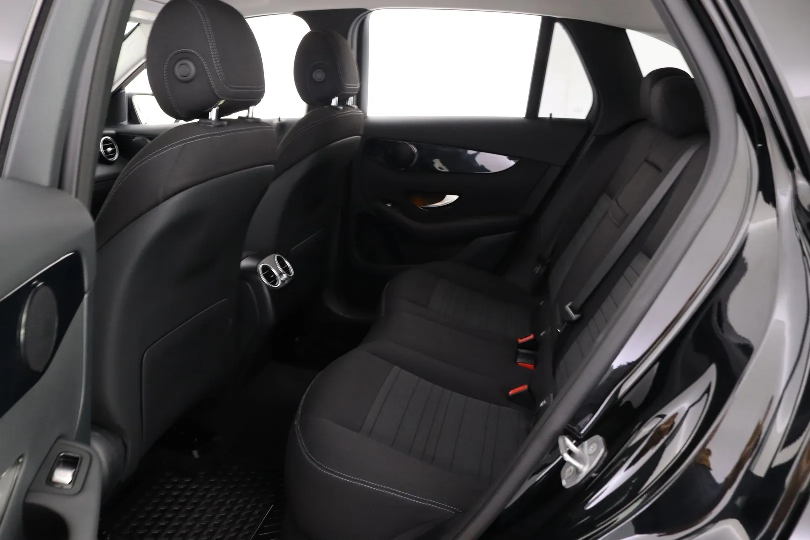 Mercedes-Benz GLC IZI-124 carousel image