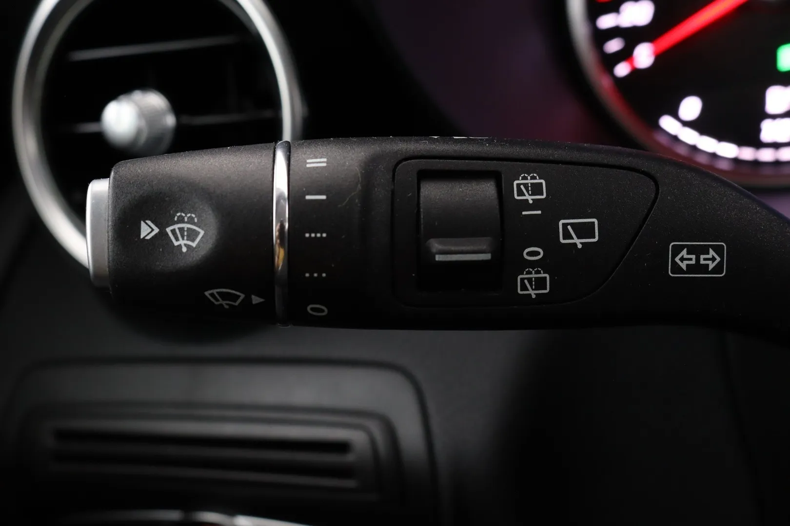 Mercedes-Benz GLC IZI-124 carousel image