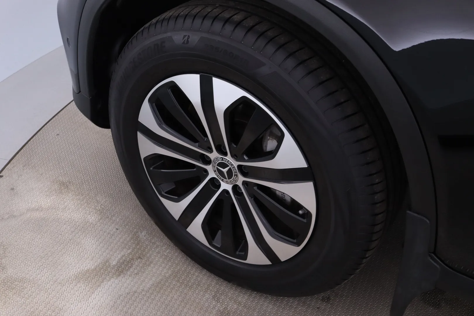 Mercedes-Benz GLC IZI-124 carousel image