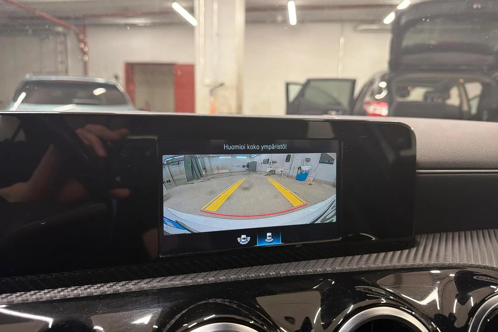 Mercedes-Benz A XVU-604 carousel image