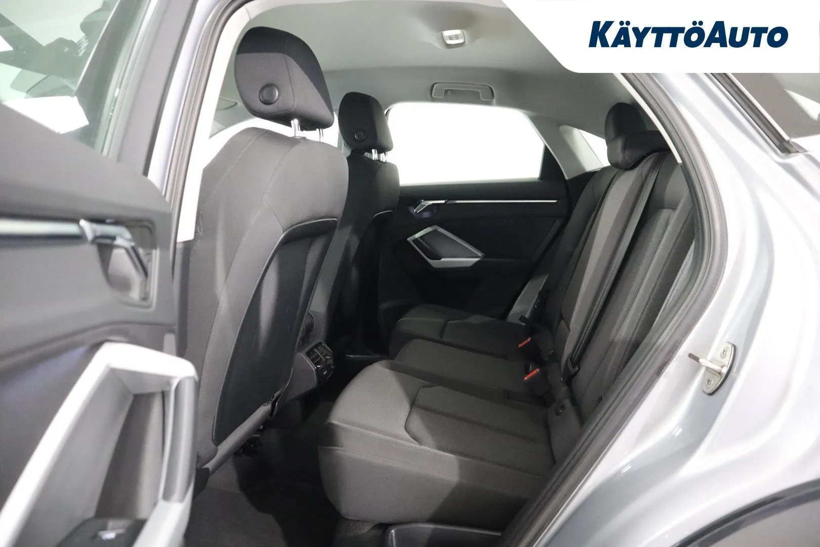 Audi Q3 IZC-476 carousel image