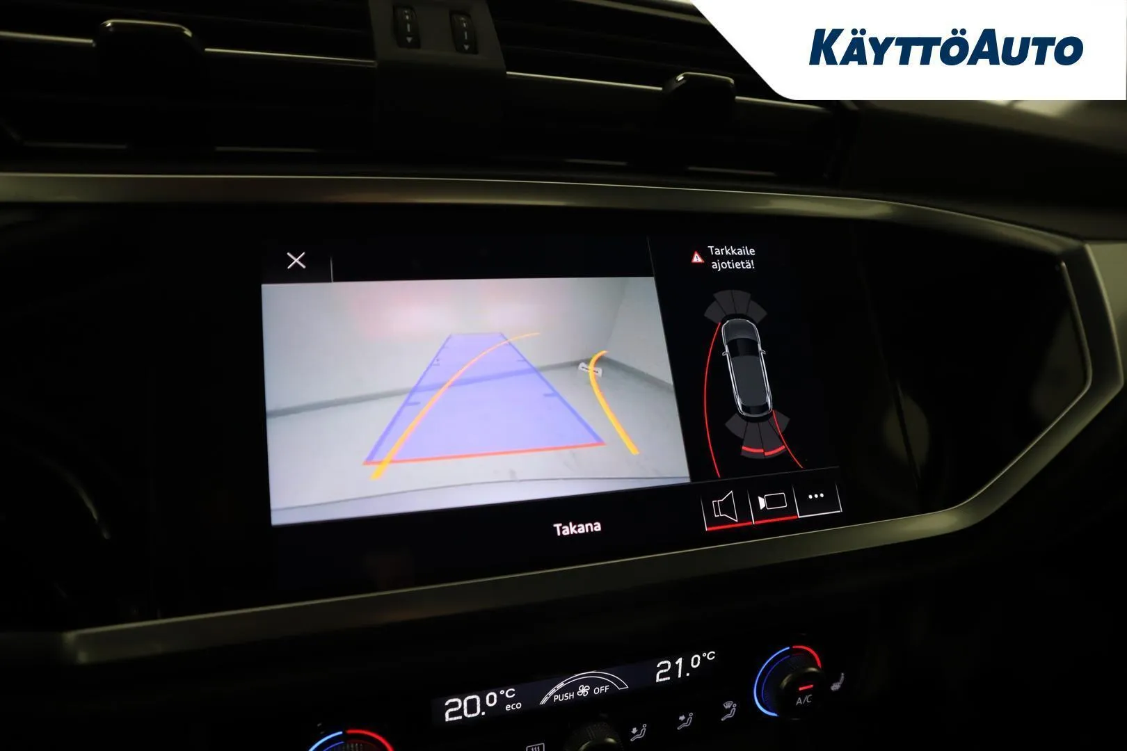 Audi Q3 IZC-476 carousel image