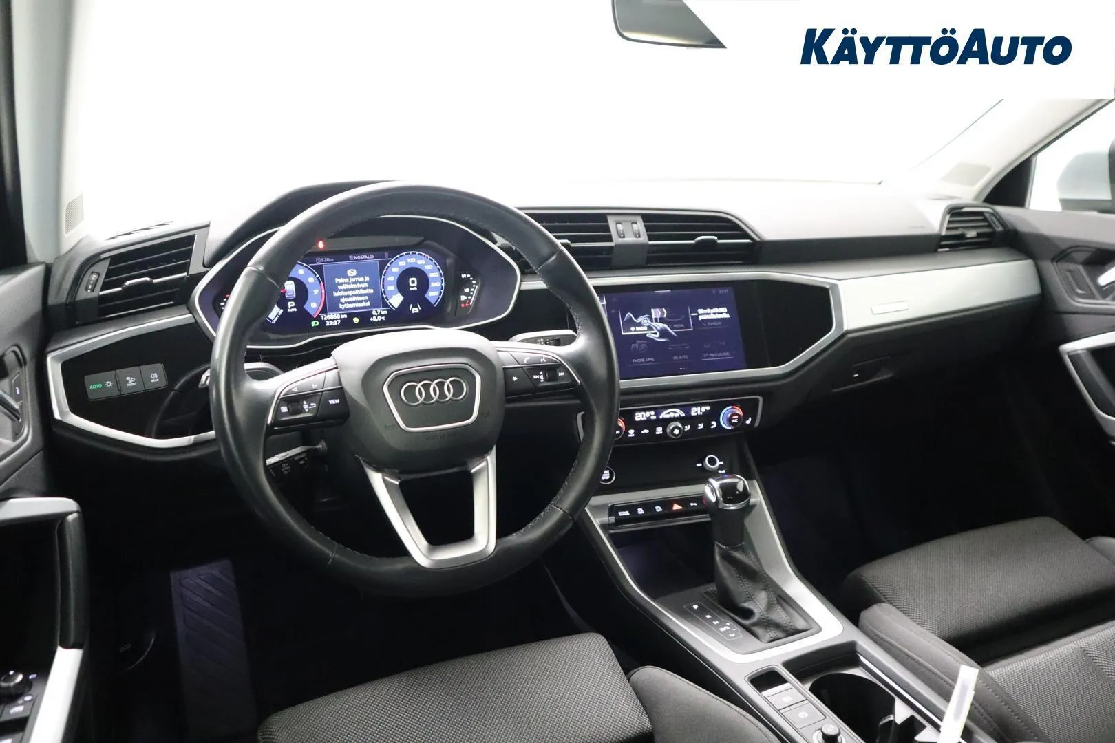 Audi Q3 IZC-476 carousel image