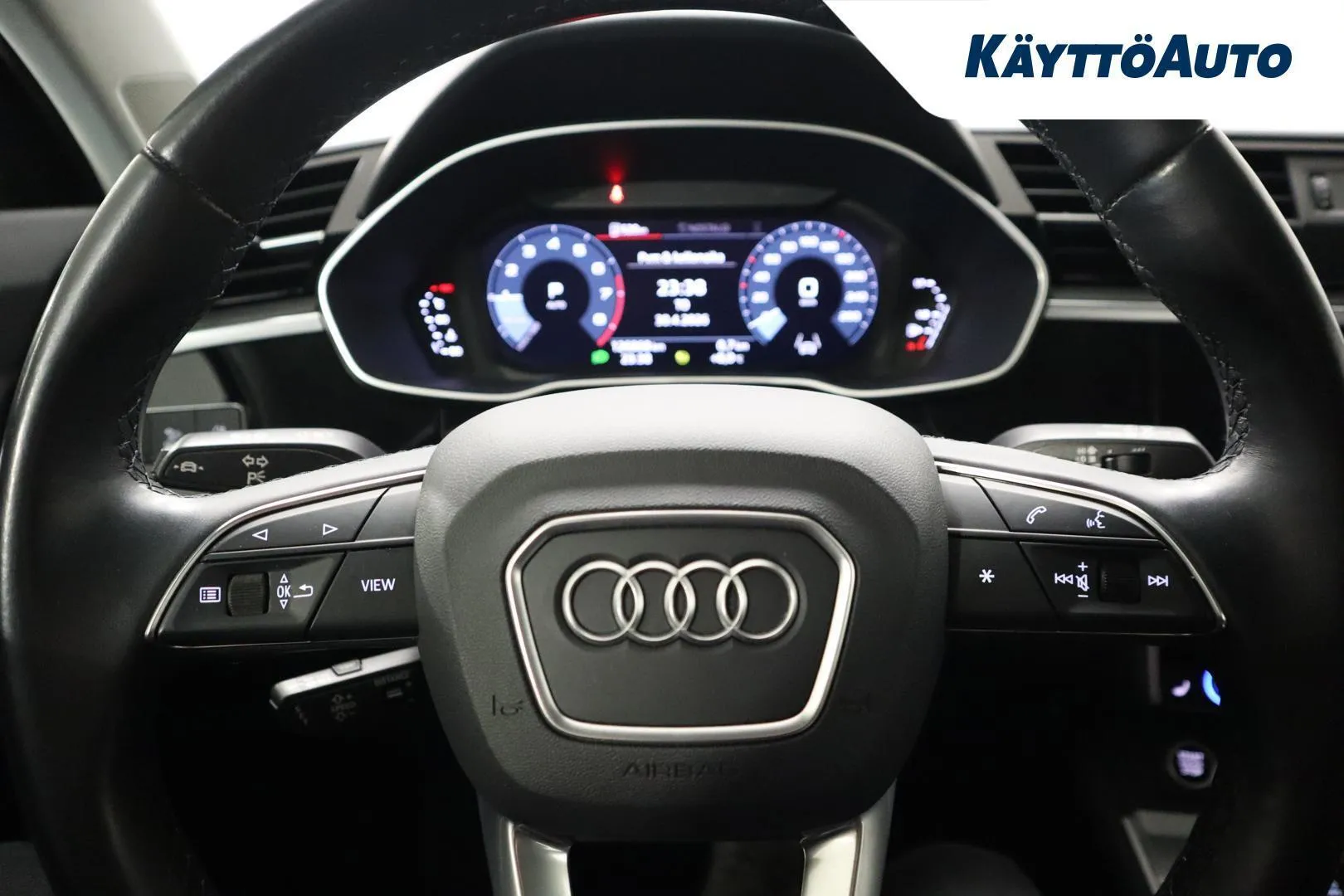 Audi Q3 IZC-476 carousel image