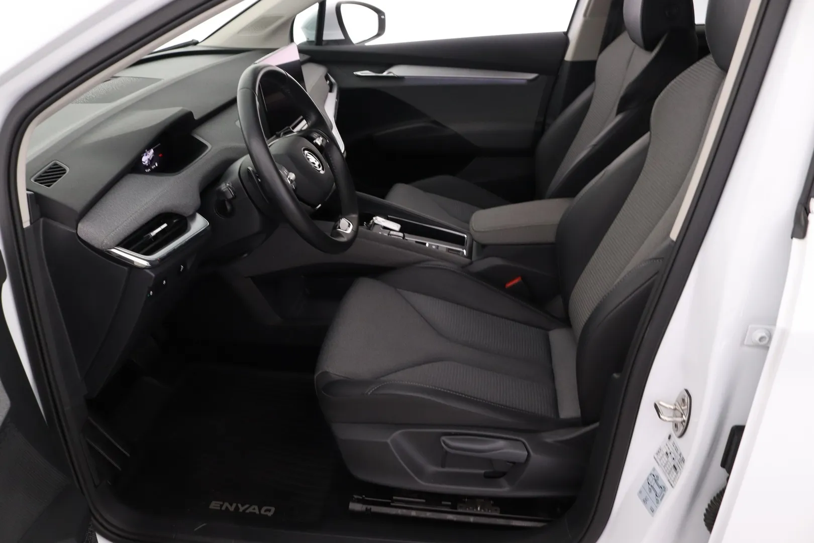 Skoda Enyaq ZOR-126 carousel image