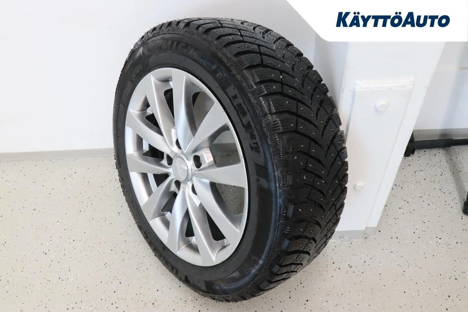 Skoda Octavia YIO-757 carousel image