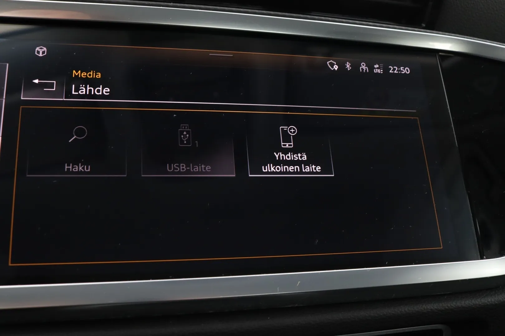 Audi Q3 LPP-180 carousel image