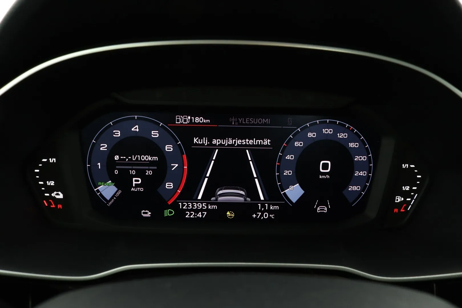 Audi Q3 LPP-180 carousel image