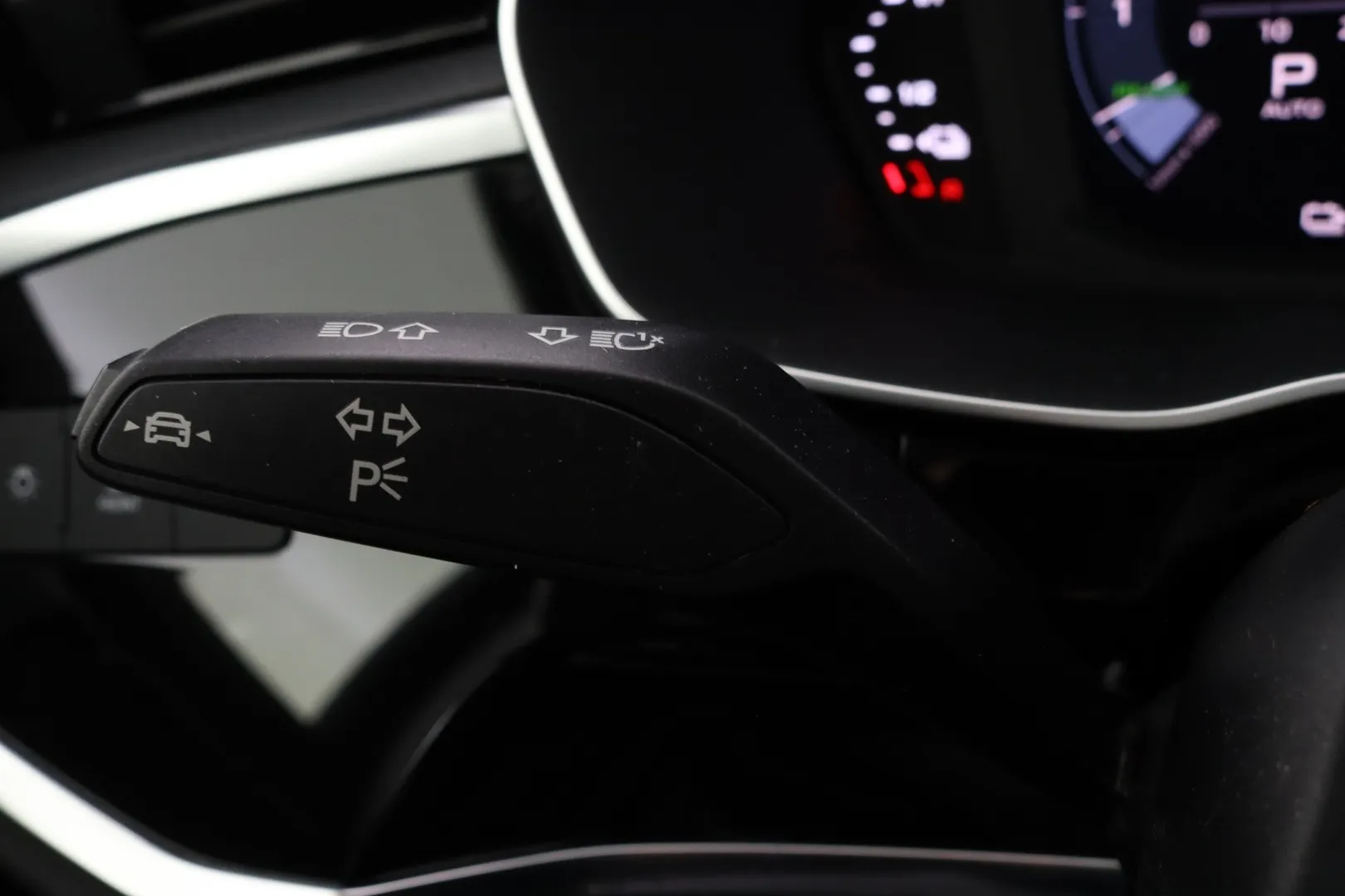 Audi Q3 LPP-180 carousel image