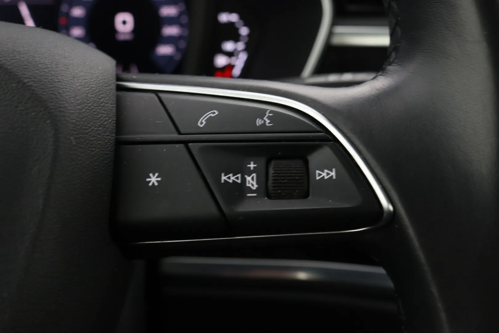 Audi Q3 LPP-180 carousel image