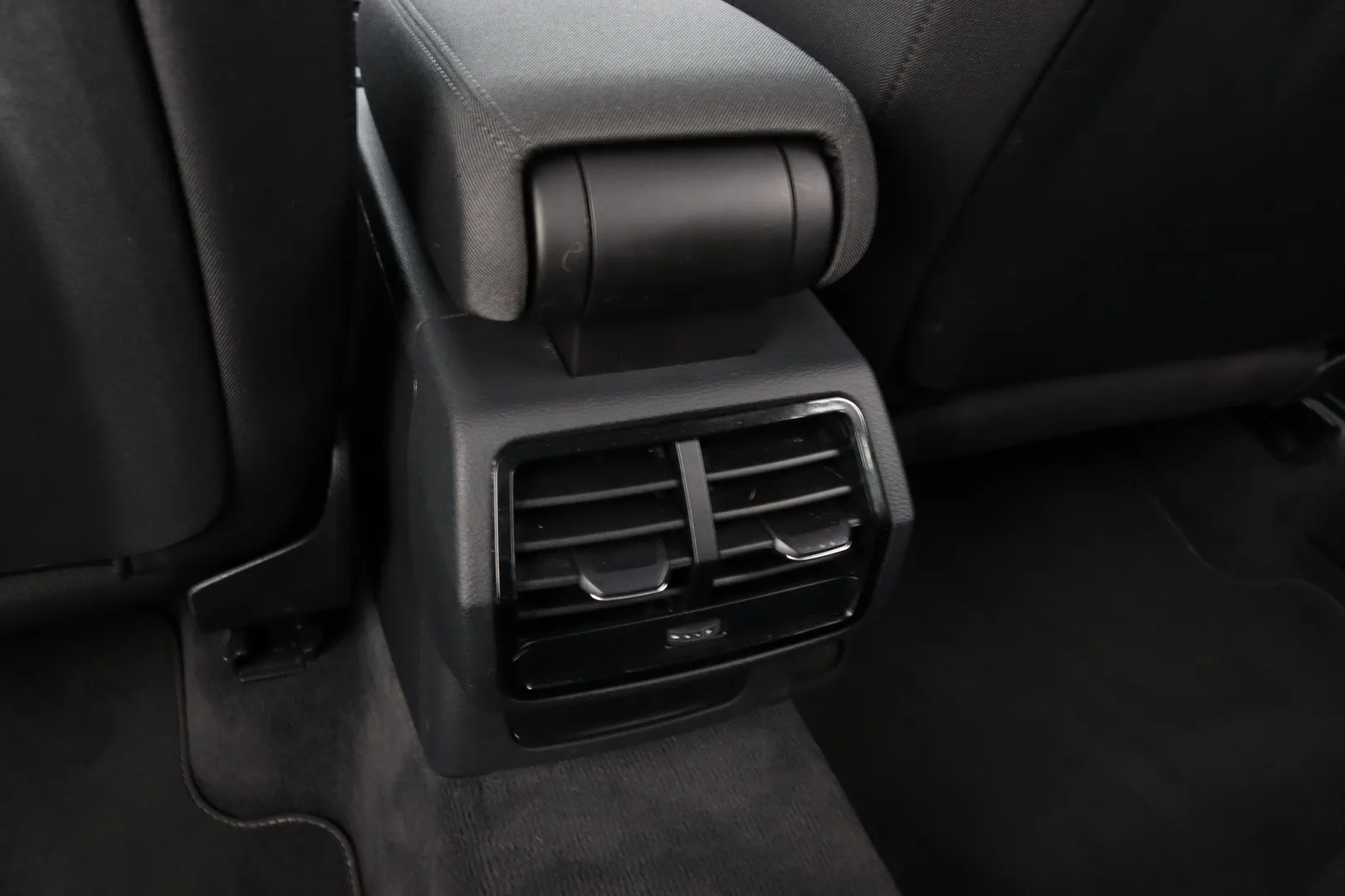 Audi Q3 LPP-180 carousel image