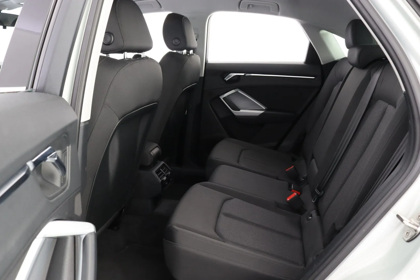 Audi Q3 LPP-180 carousel image
