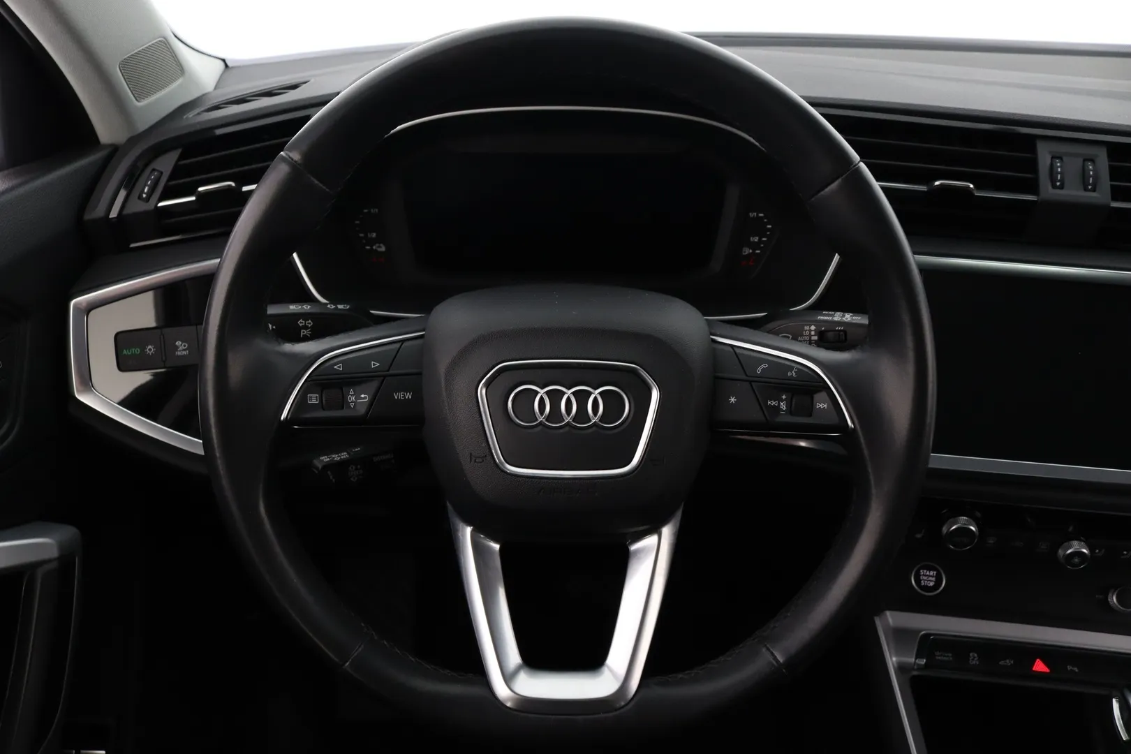 Audi Q3 LPP-180 carousel image