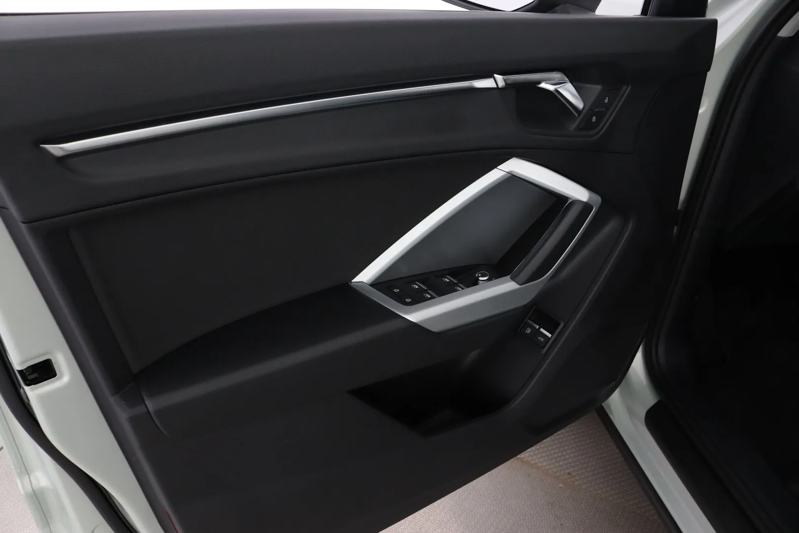 Audi Q3 LPP-180 carousel image