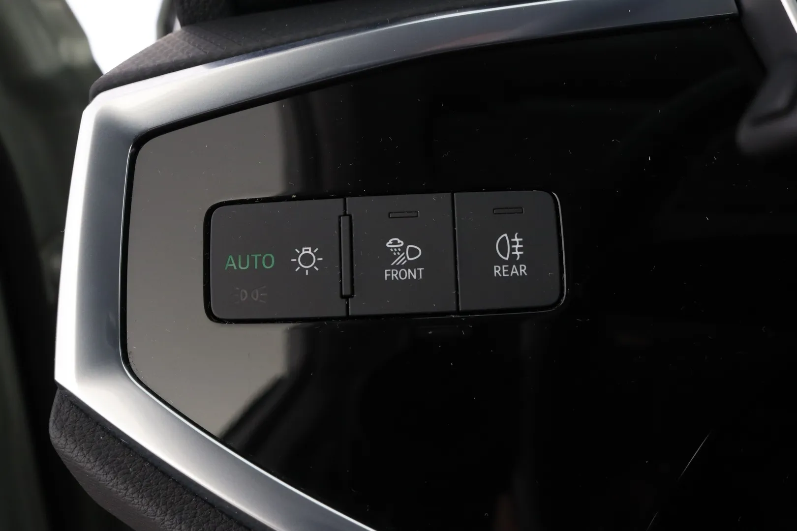 Audi Q3 LPP-180 carousel image