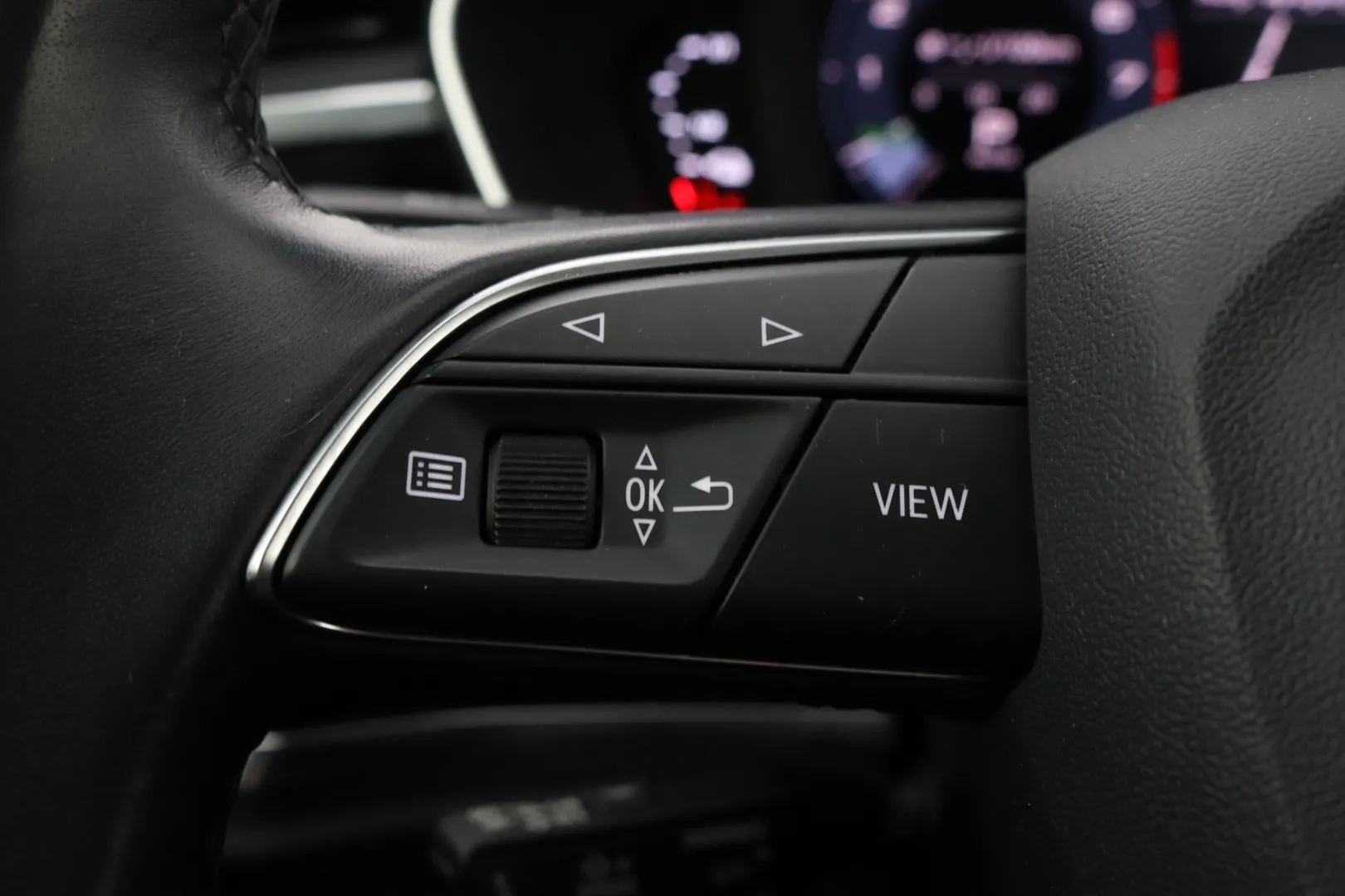 Audi Q3 LPP-180 carousel image