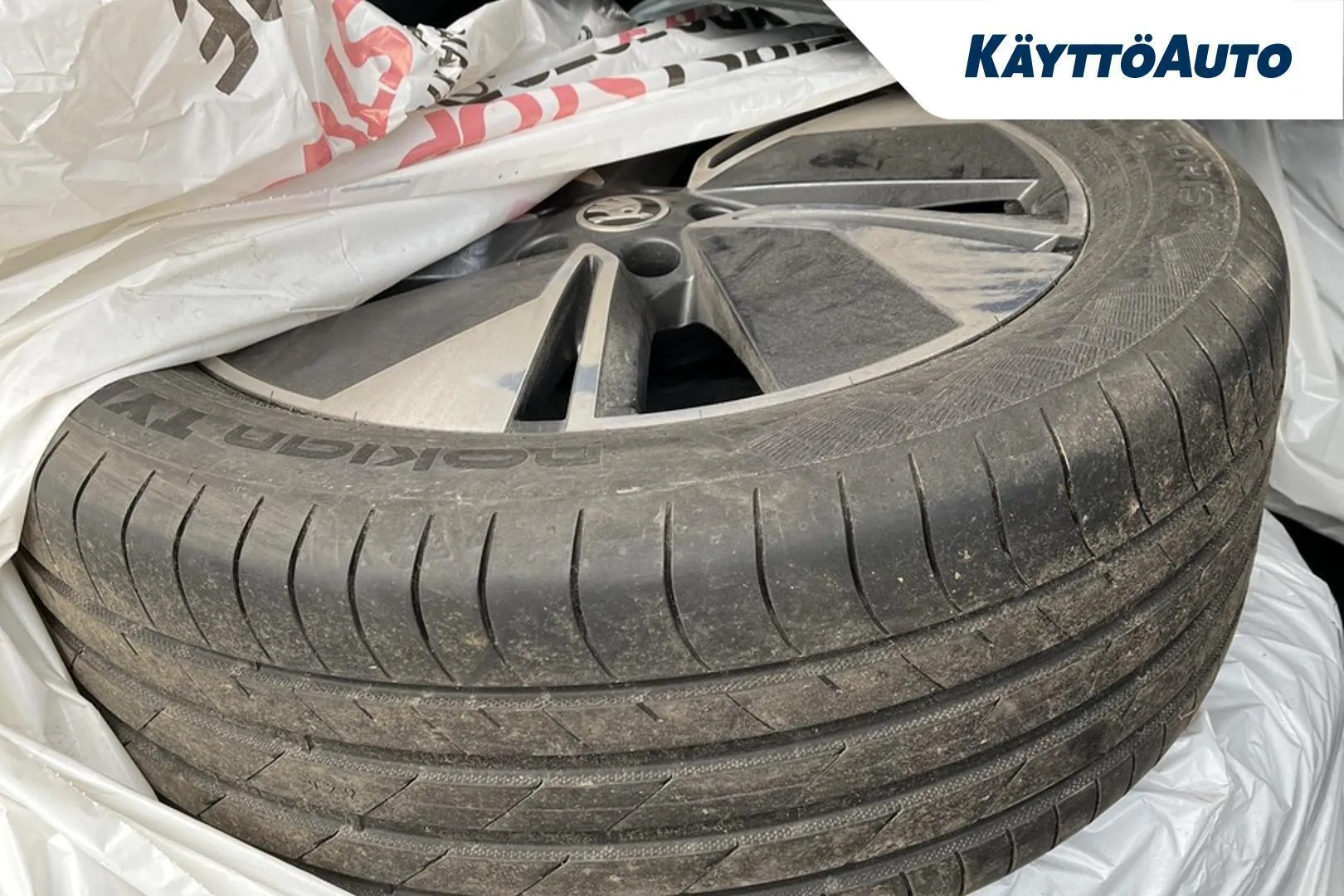 Skoda Enyaq JNA-268 carousel image