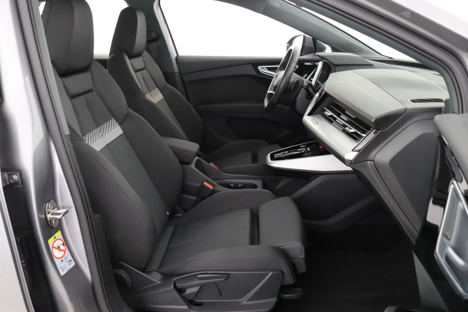 Audi Q4 e-tron RXB-567 carousel image