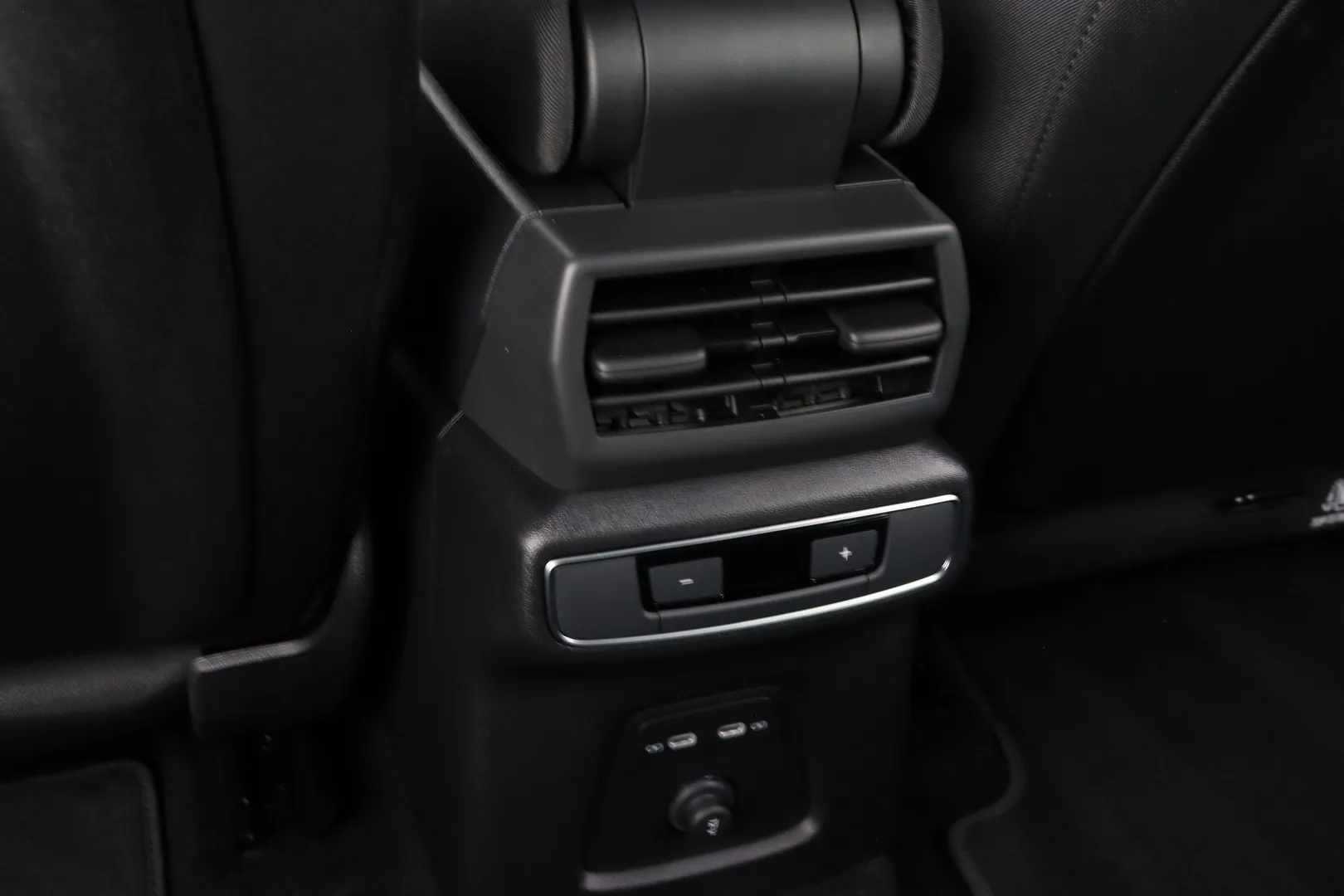 Audi Q4 e-tron RXB-567 carousel image
