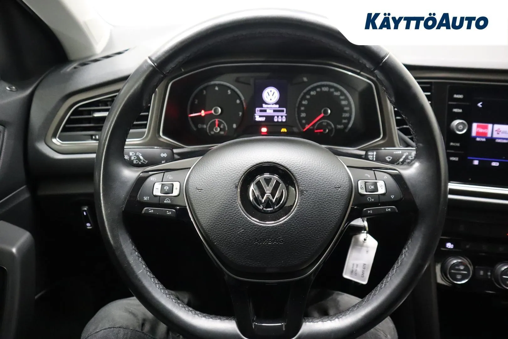 Volkswagen T-Roc GMY-678 carousel image