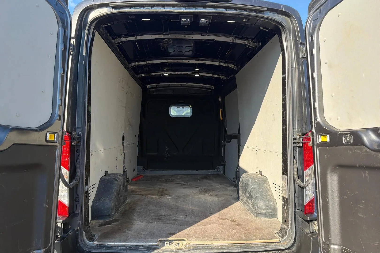 Ford Transit FPH-538 carousel image