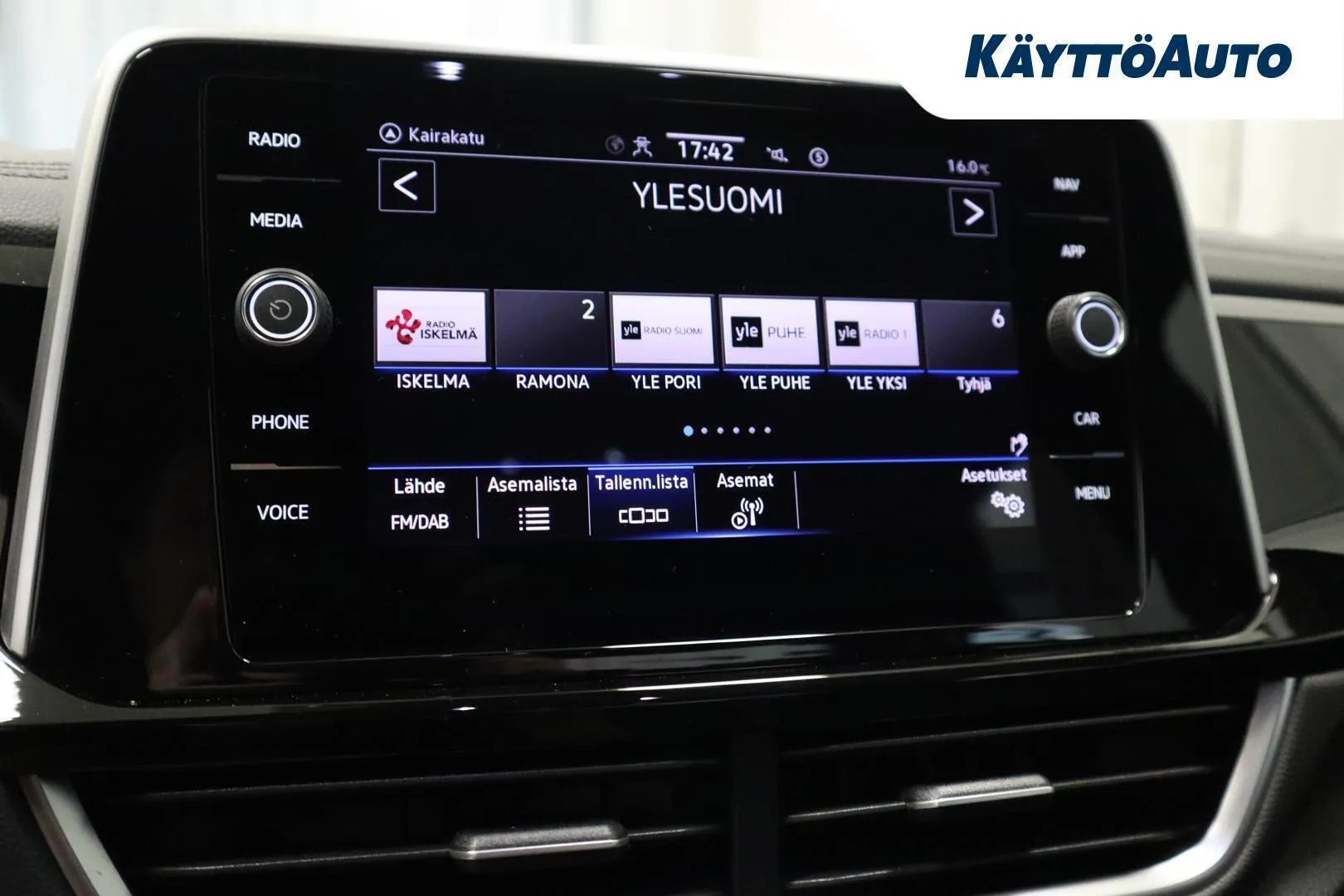 Volkswagen T-Roc LRK-526 carousel image