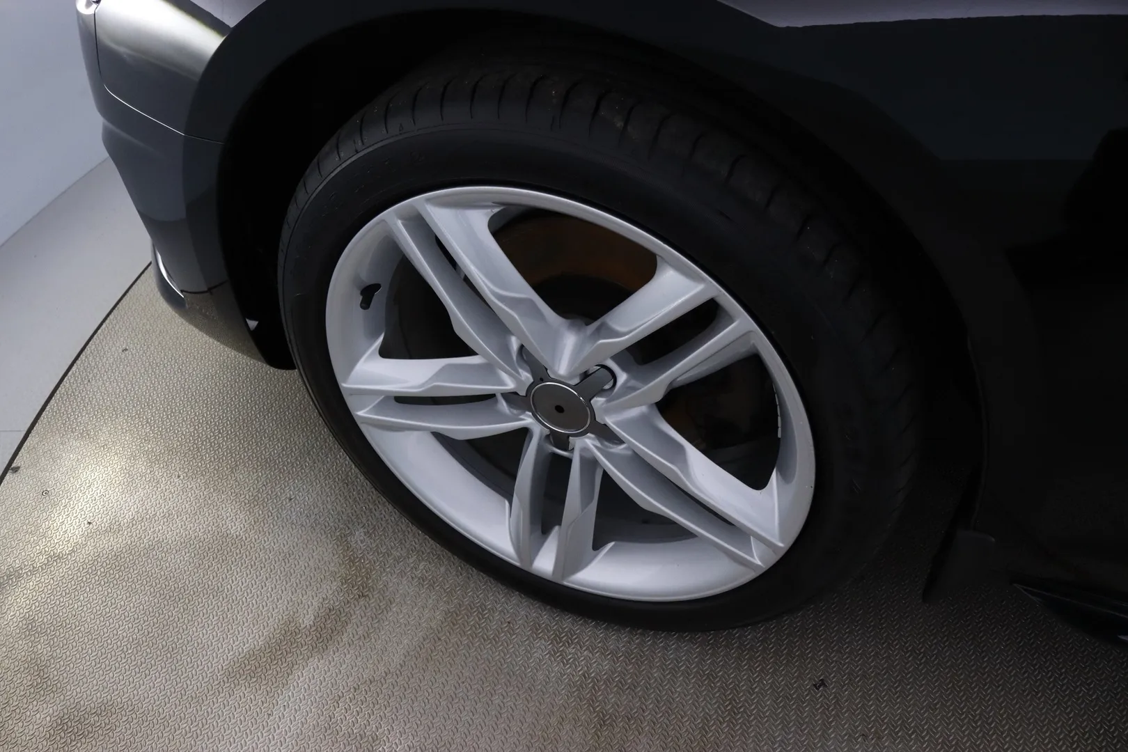 Audi A4 IPR-280 carousel image