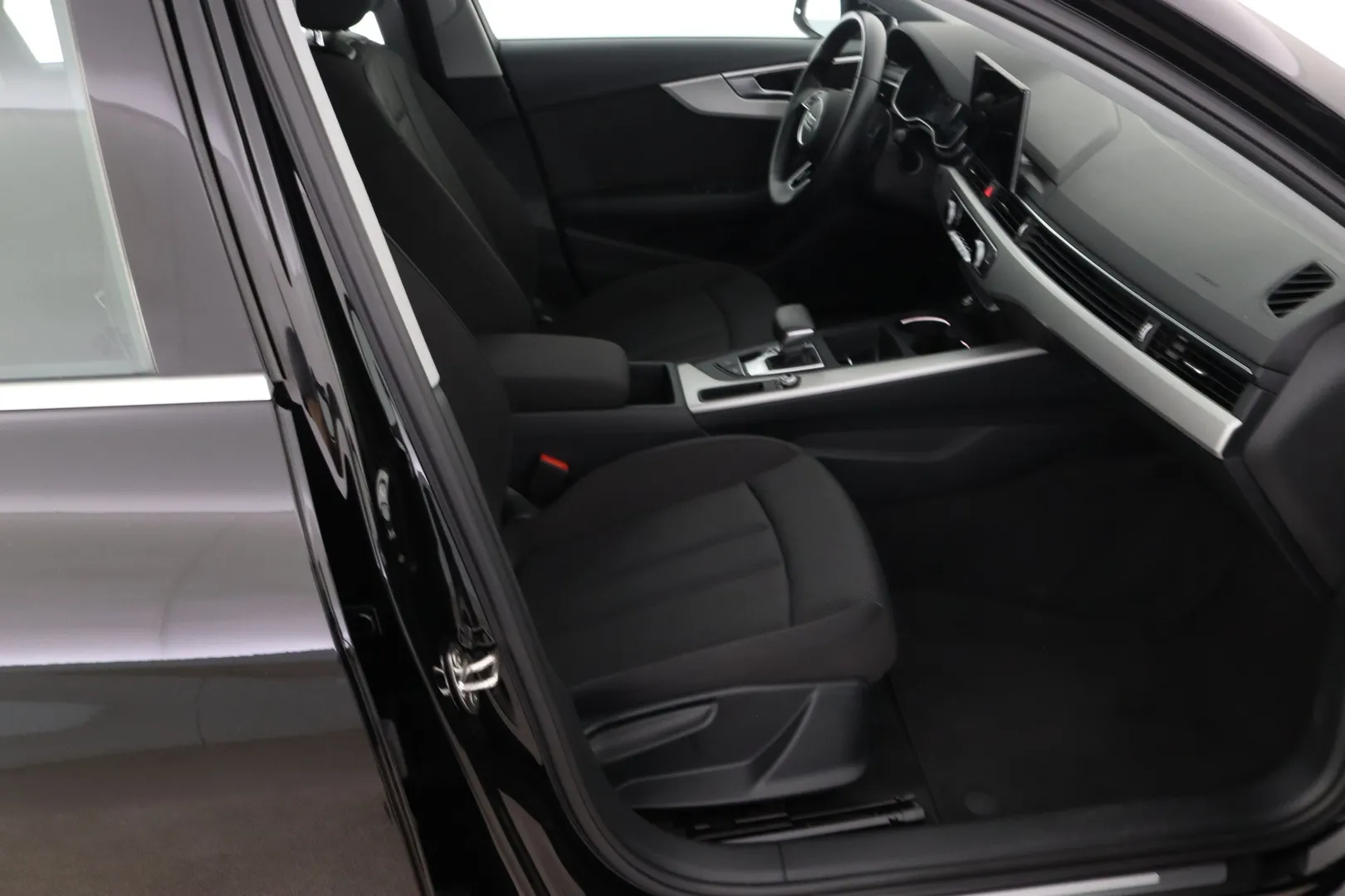 Audi A4 IPR-280 carousel image