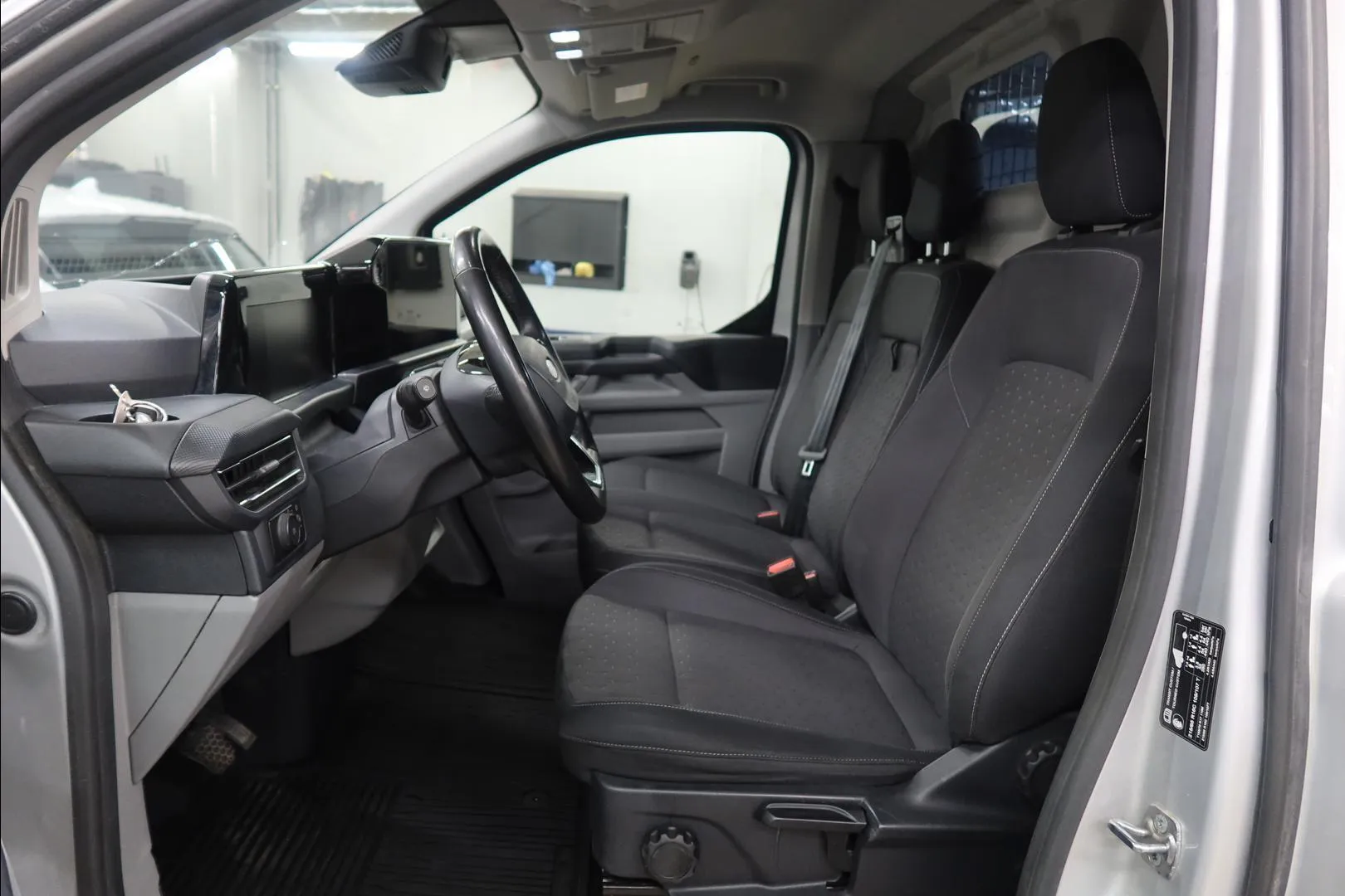 Ford Transit Custom NNF-698 carousel image