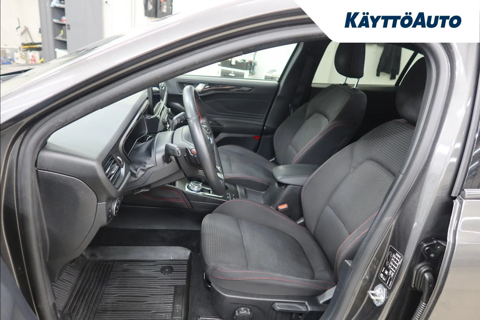 Ford Focus MZH-301 carousel image