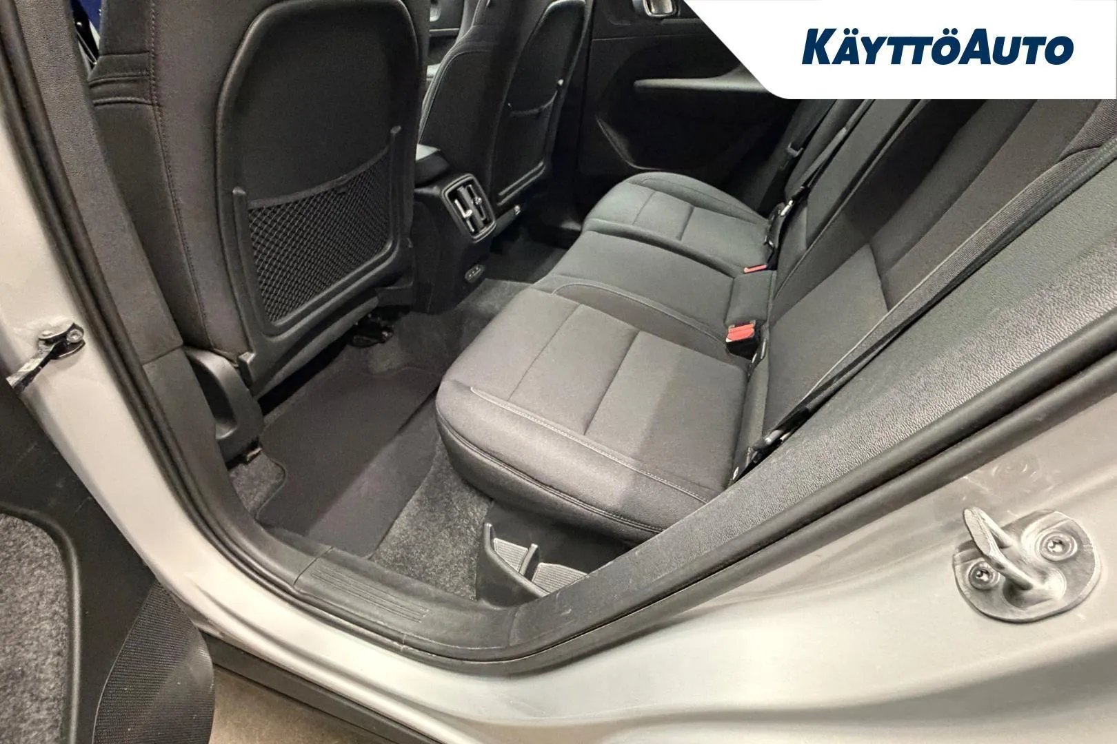 Volvo XC40 KUO-382 carousel image