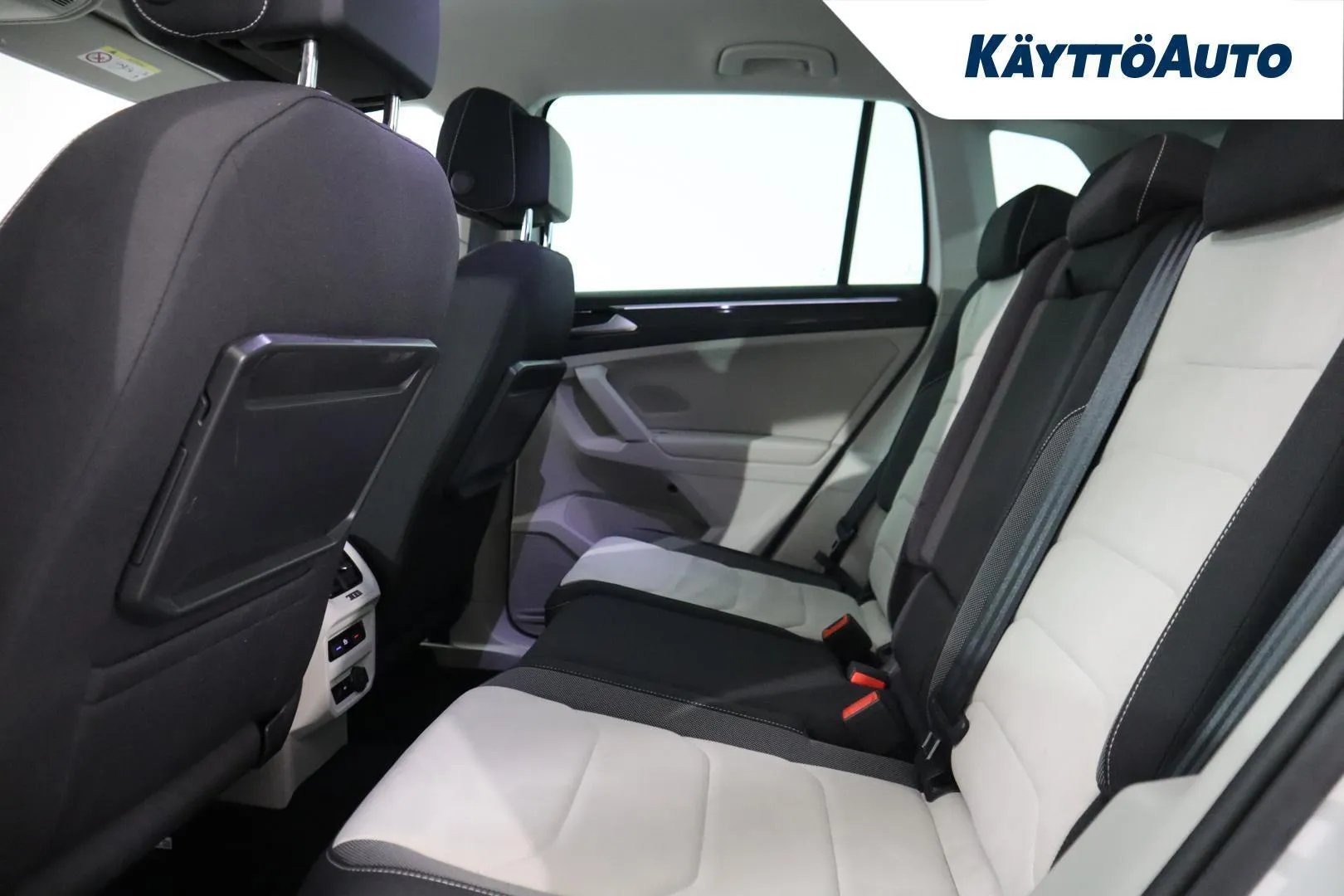 Volkswagen Tiguan NLE-363 carousel image