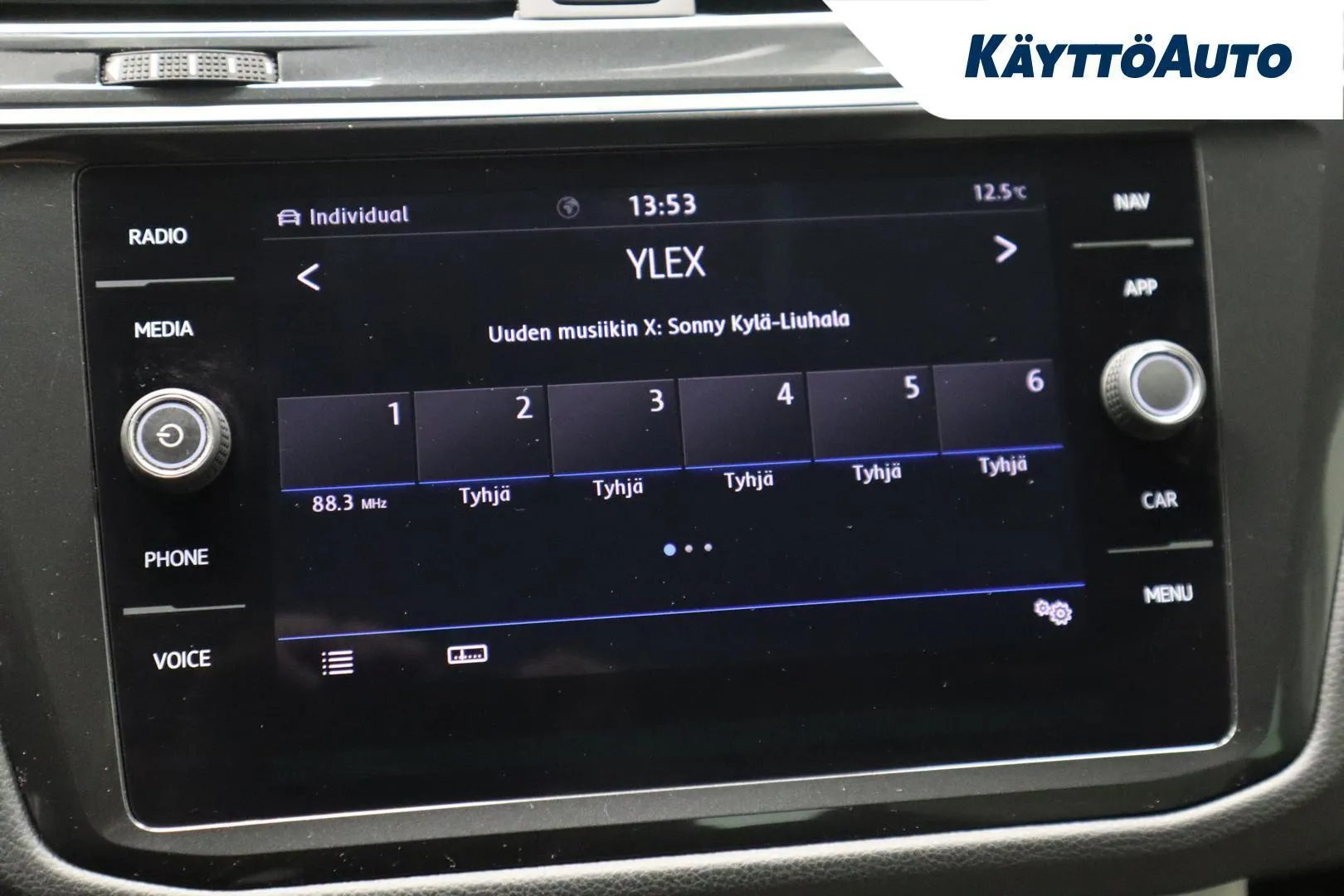 Volkswagen Tiguan NLE-363 carousel image