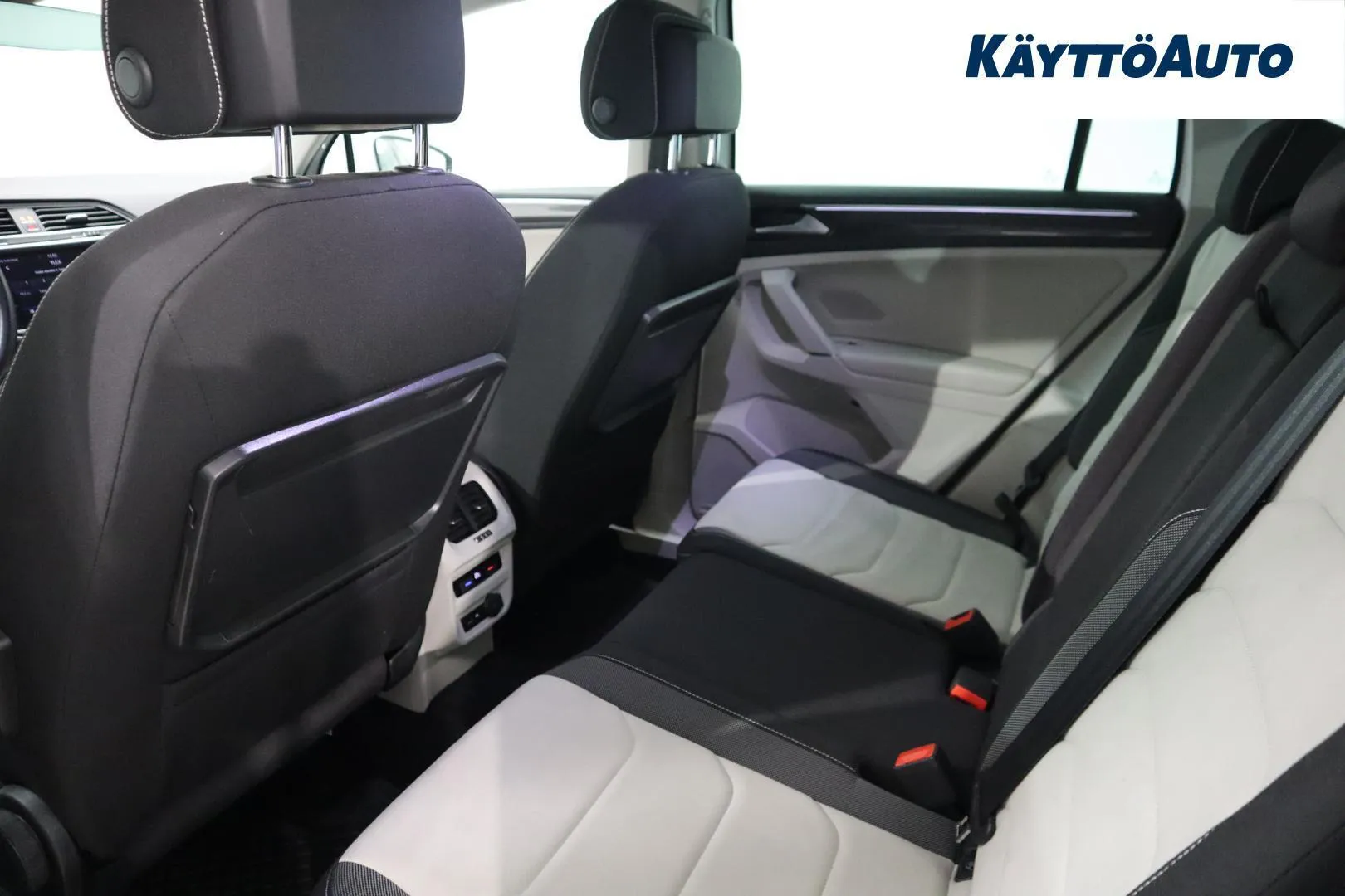 Volkswagen Tiguan NLE-363 carousel image