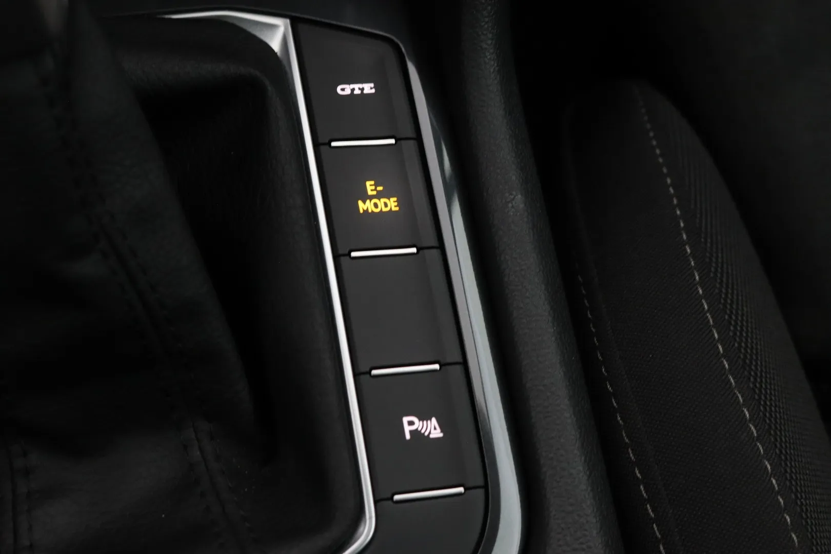 Volkswagen Tiguan FPC-888 carousel image