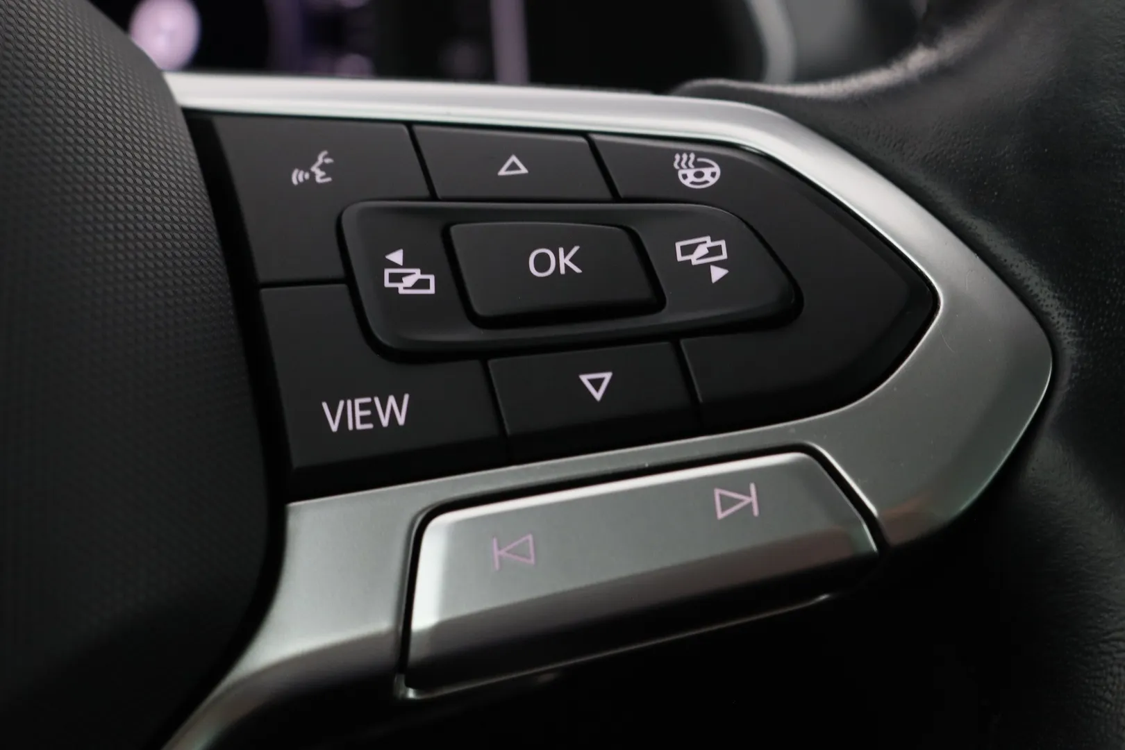 Volkswagen Tiguan FPC-888 carousel image