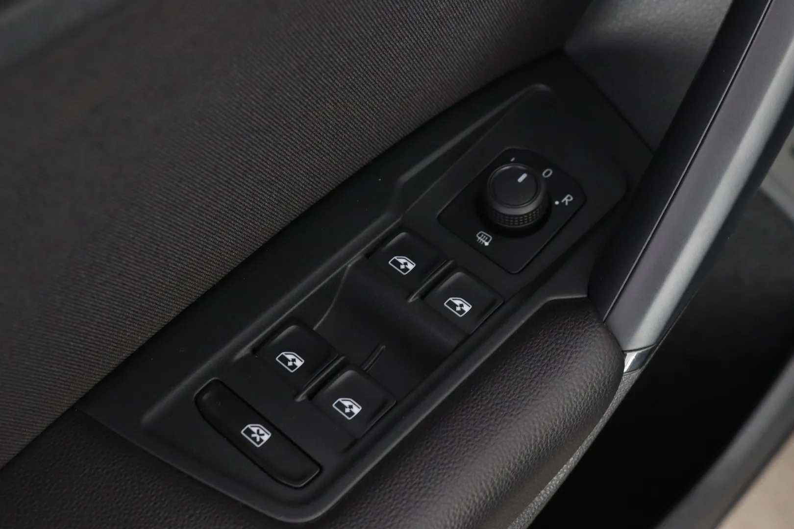 Volkswagen Tiguan FPC-888 carousel image