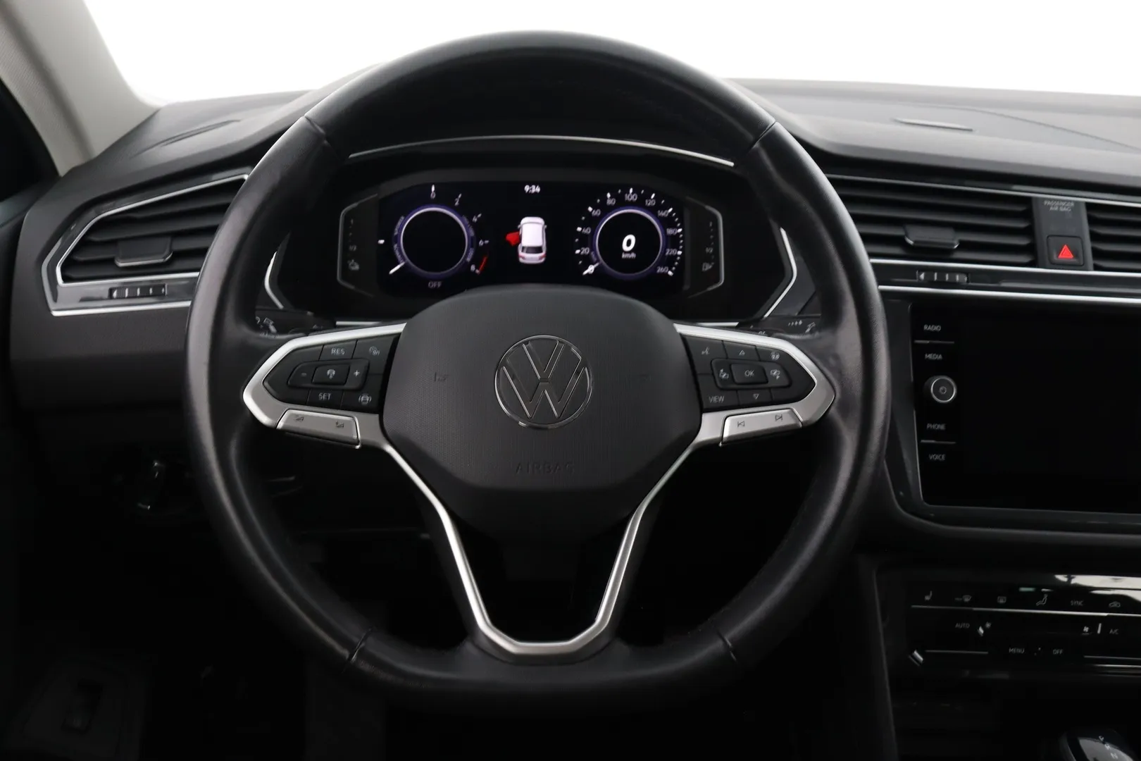 Volkswagen Tiguan FPC-888 carousel image