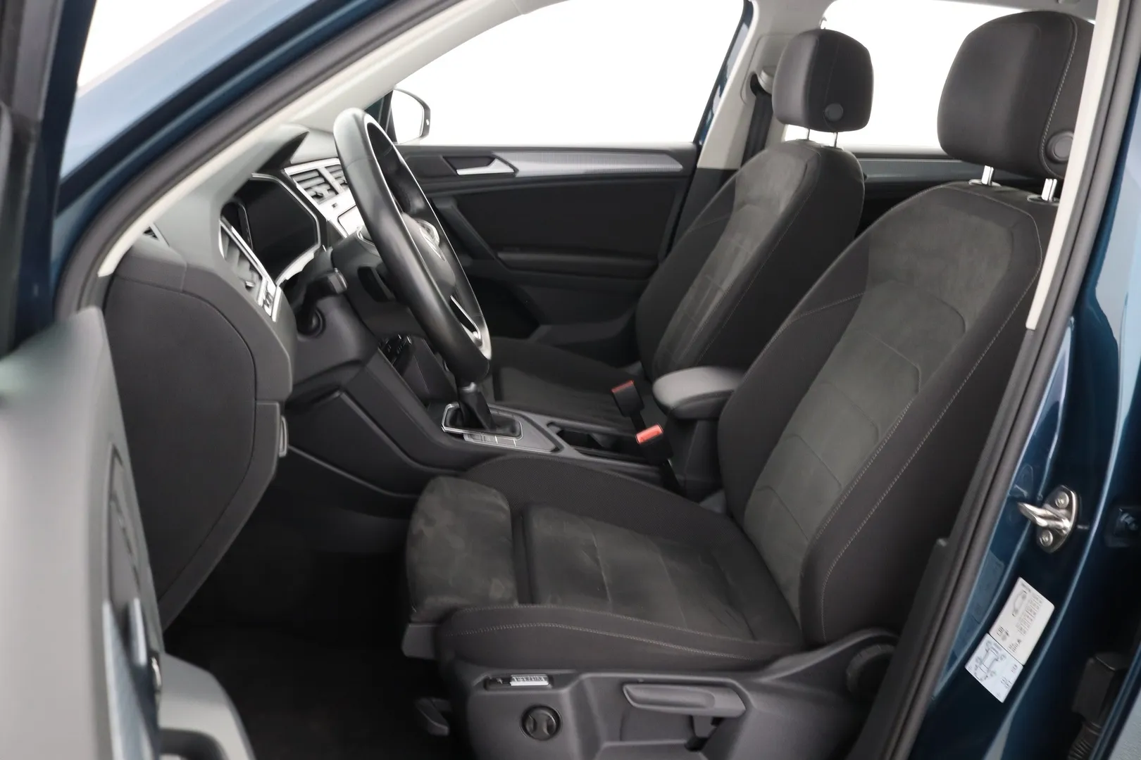 Volkswagen Tiguan FPC-888 carousel image