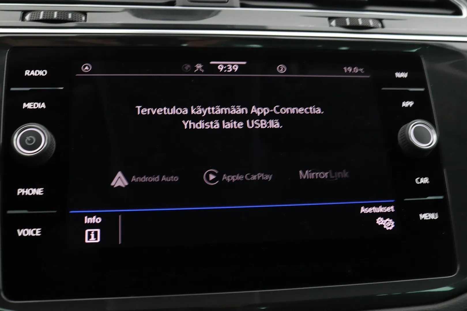 Volkswagen Tiguan FPC-888 carousel image