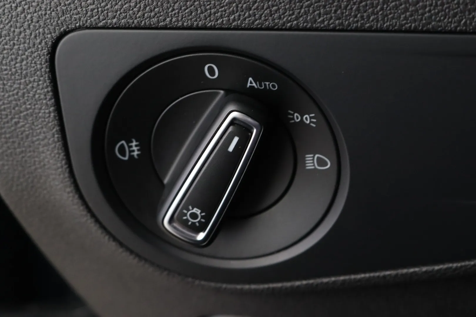 Volkswagen Tiguan FPC-888 carousel image
