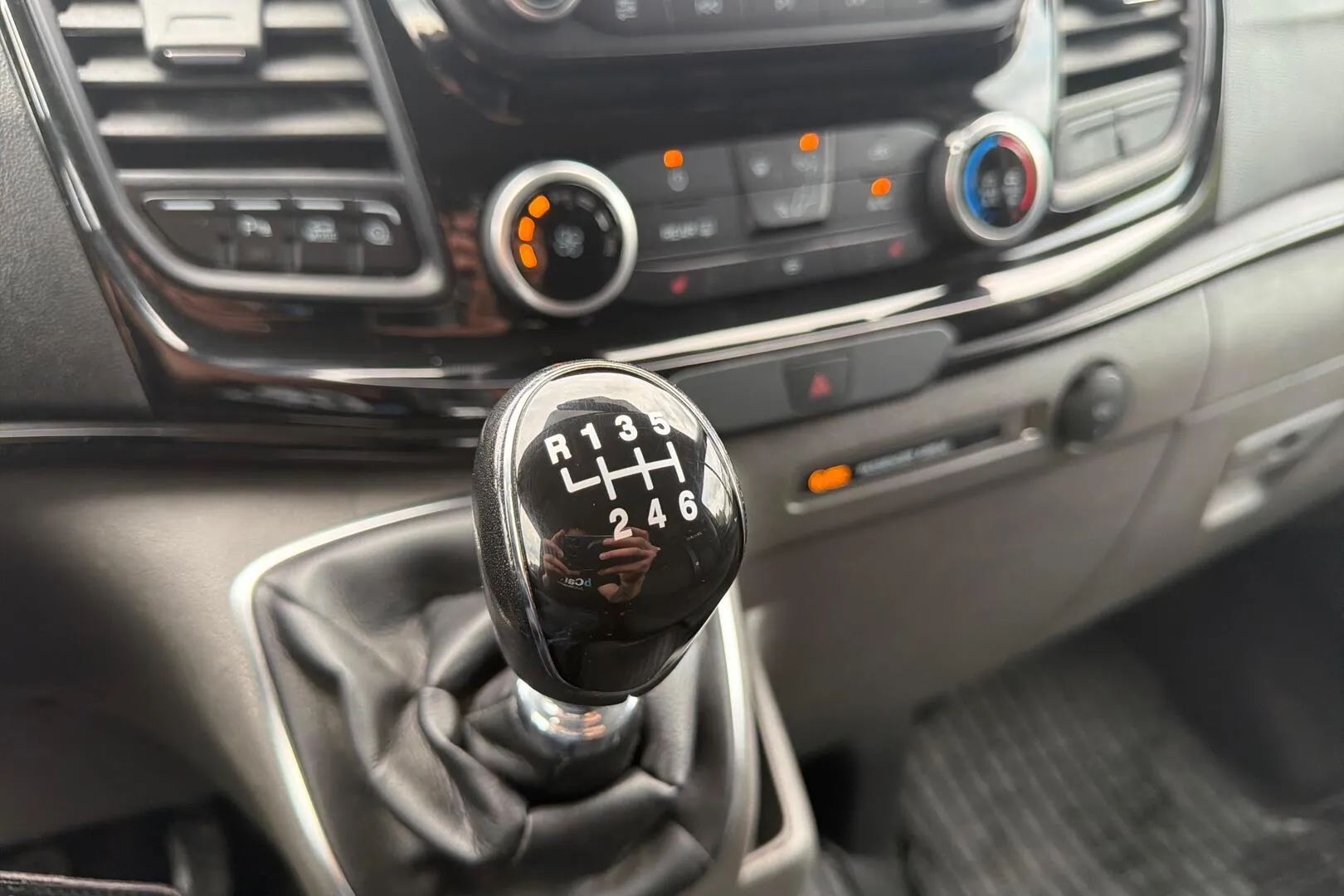 Ford Tourneo Custom MOT-784 carousel image