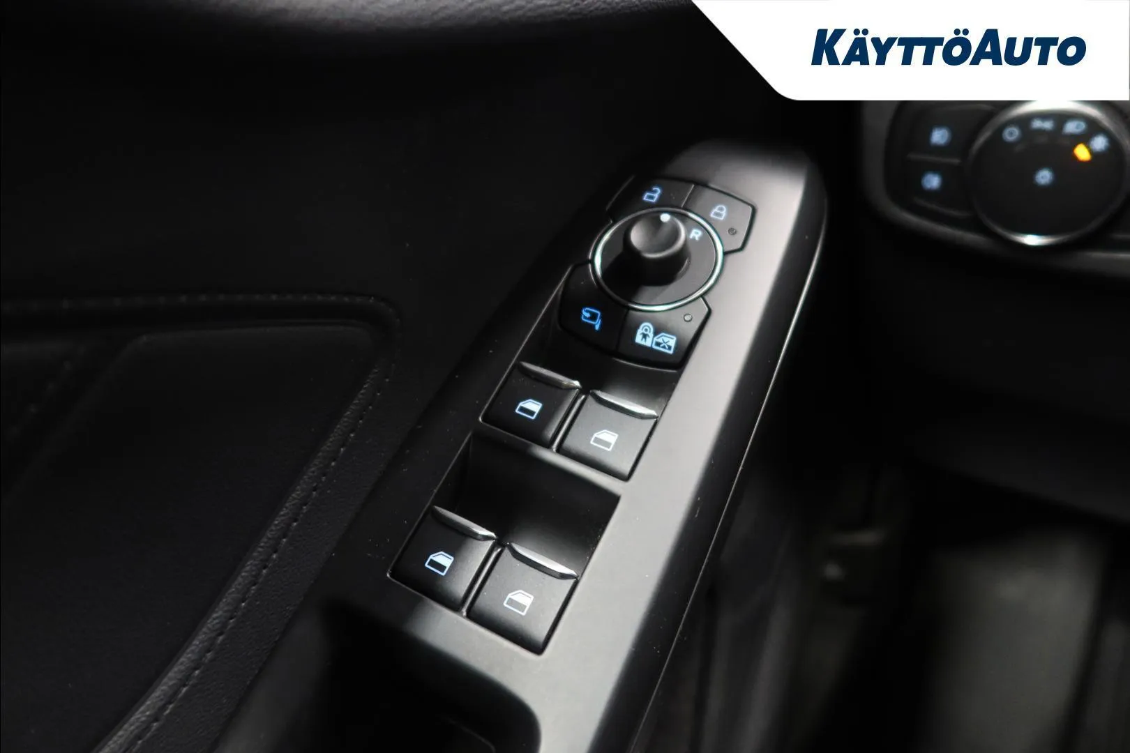 Ford Focus JTR-828 carousel image