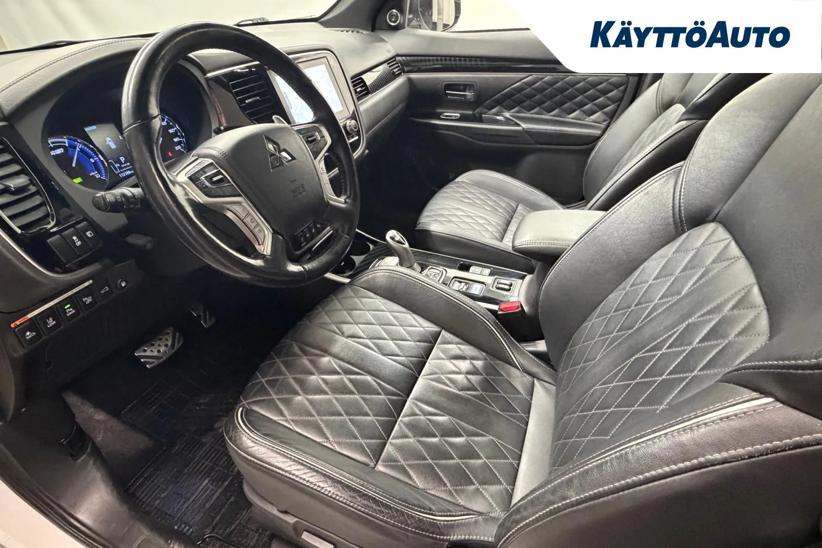 Mitsubishi Outlander PHEV IPK-369 carousel image