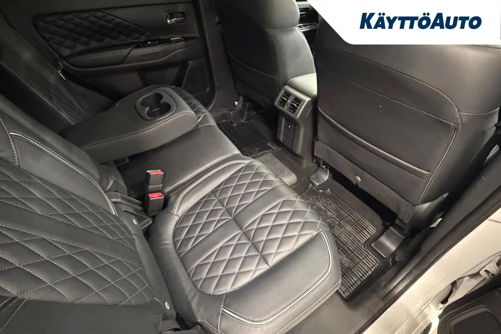 Mitsubishi Outlander PHEV IPK-369 carousel image