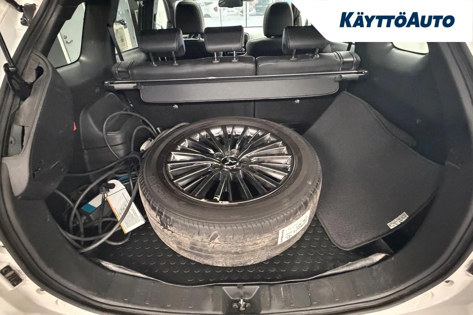 Mitsubishi Outlander PHEV IPK-369 carousel image