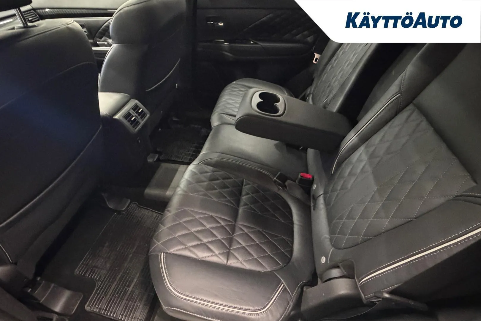 Mitsubishi Outlander PHEV IPK-369 carousel image