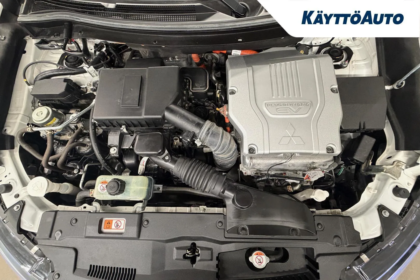 Mitsubishi Outlander PHEV IPK-369 carousel image