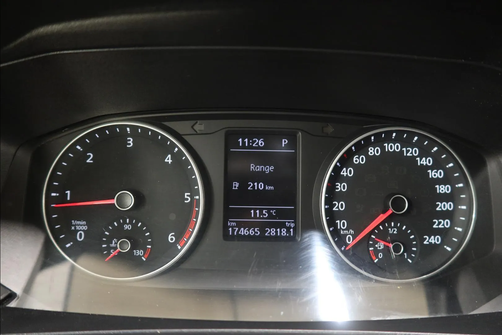 Volkswagen Transporter BXJ-446 carousel image